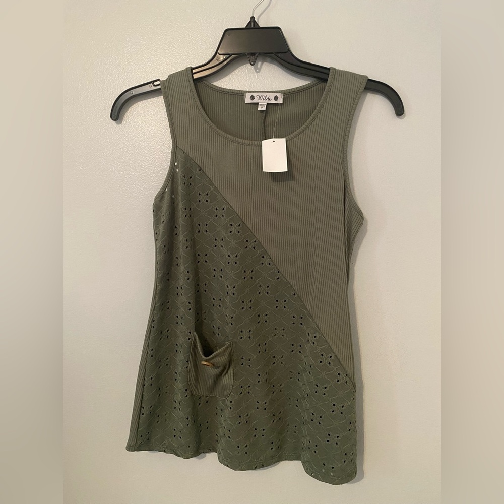 NWT Wilde Tank Top with Lace Front size small & medium